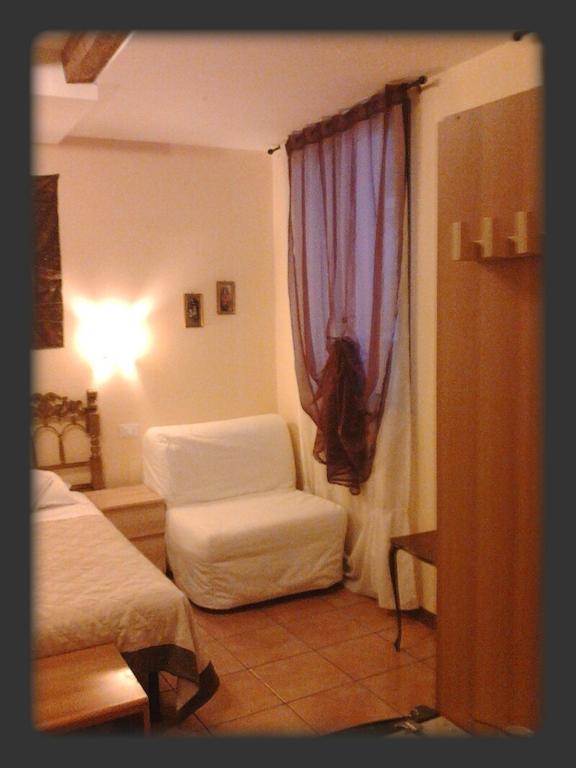 Ca Tron Apartment Next To Rialto Bridge Βενετία Δωμάτιο φωτογραφία